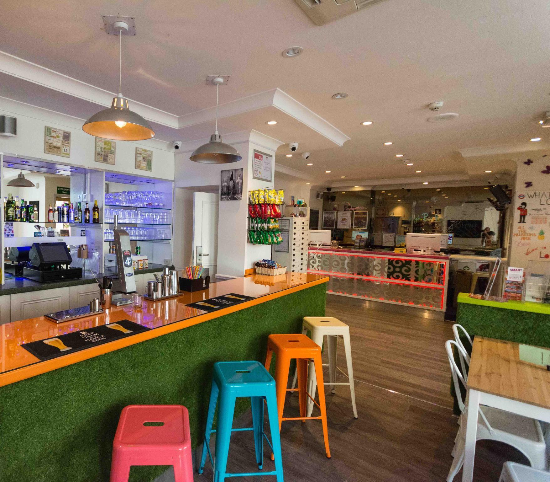 Smart Hyde Park Inn Hostel Лондон Екстериор снимка